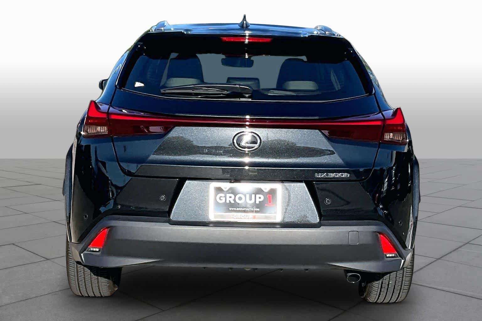 Certified 2025 Lexus UX 300h FWD w/ Accessory Package (Z1) image 5