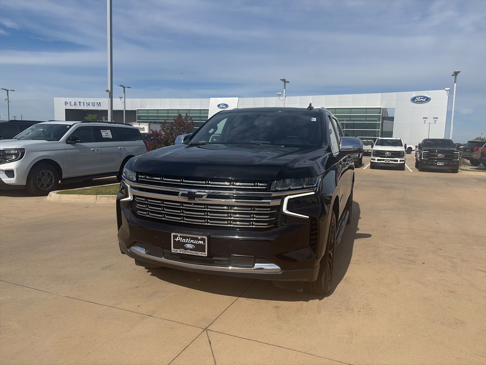 Used 2021 Chevrolet Suburban Premier w/ Premium Package image 28