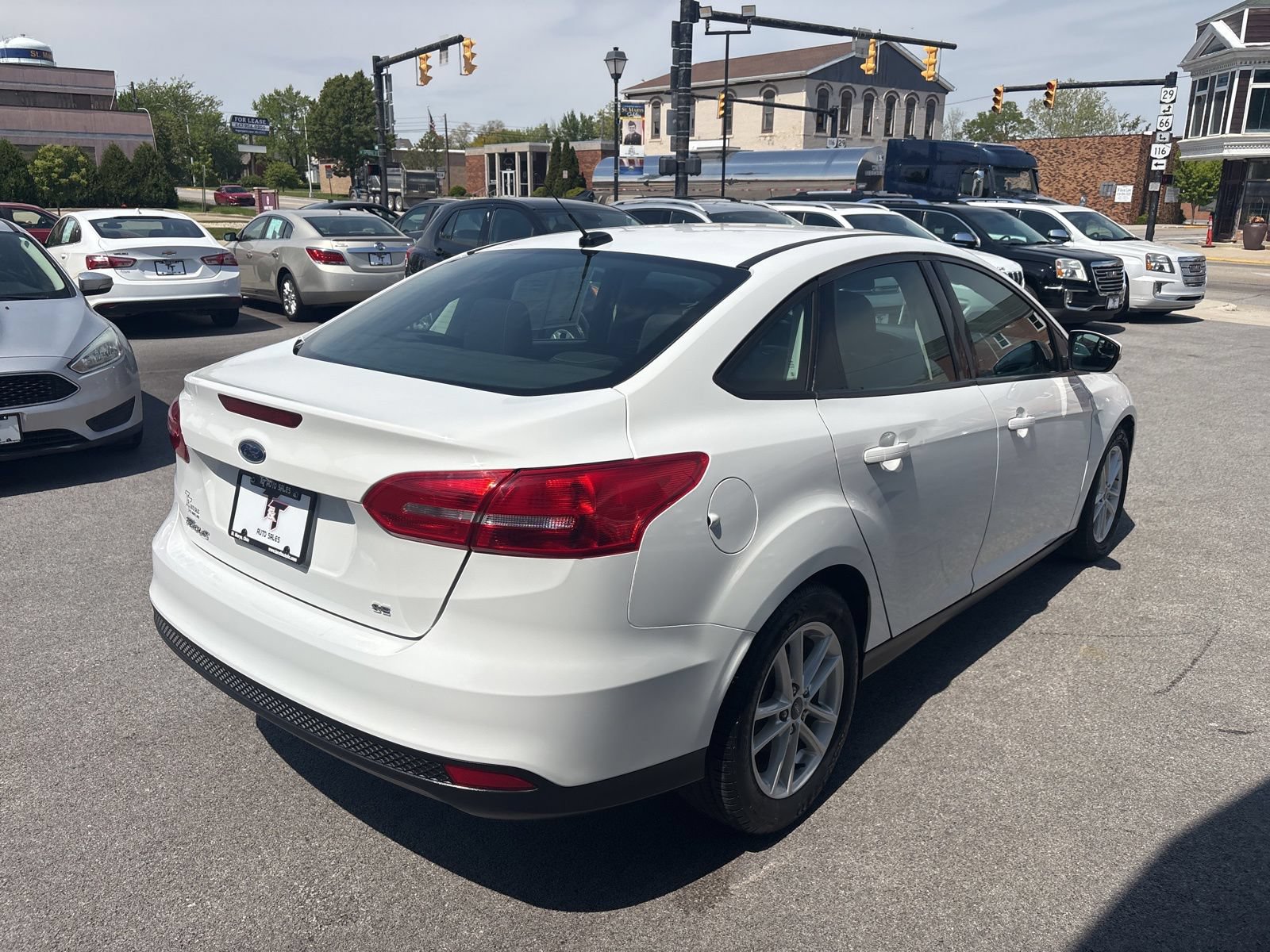 Used 2017 Ford Focus SE FWD image 5