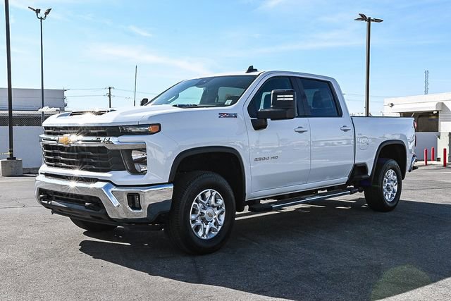 Used 2024 Chevrolet Silverado 2500 LT image 3
