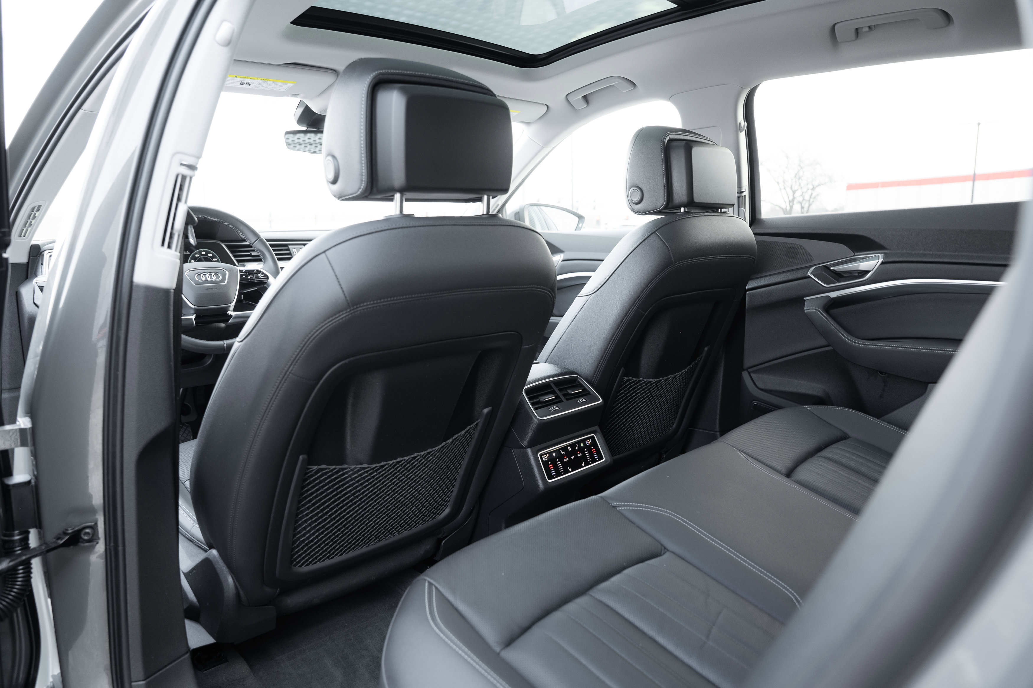 Certified 2024 Audi Q8 e-tron Premium Plus w/ Premium Plus Package image 27