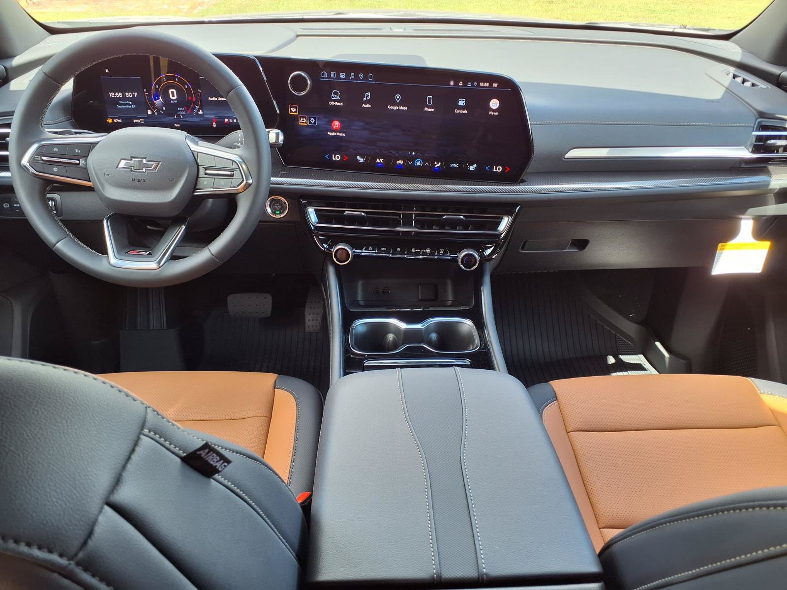 New 2027 Chevrolet Traverse Z71 w/ Driver Confidence Package AWD/4WD image 7