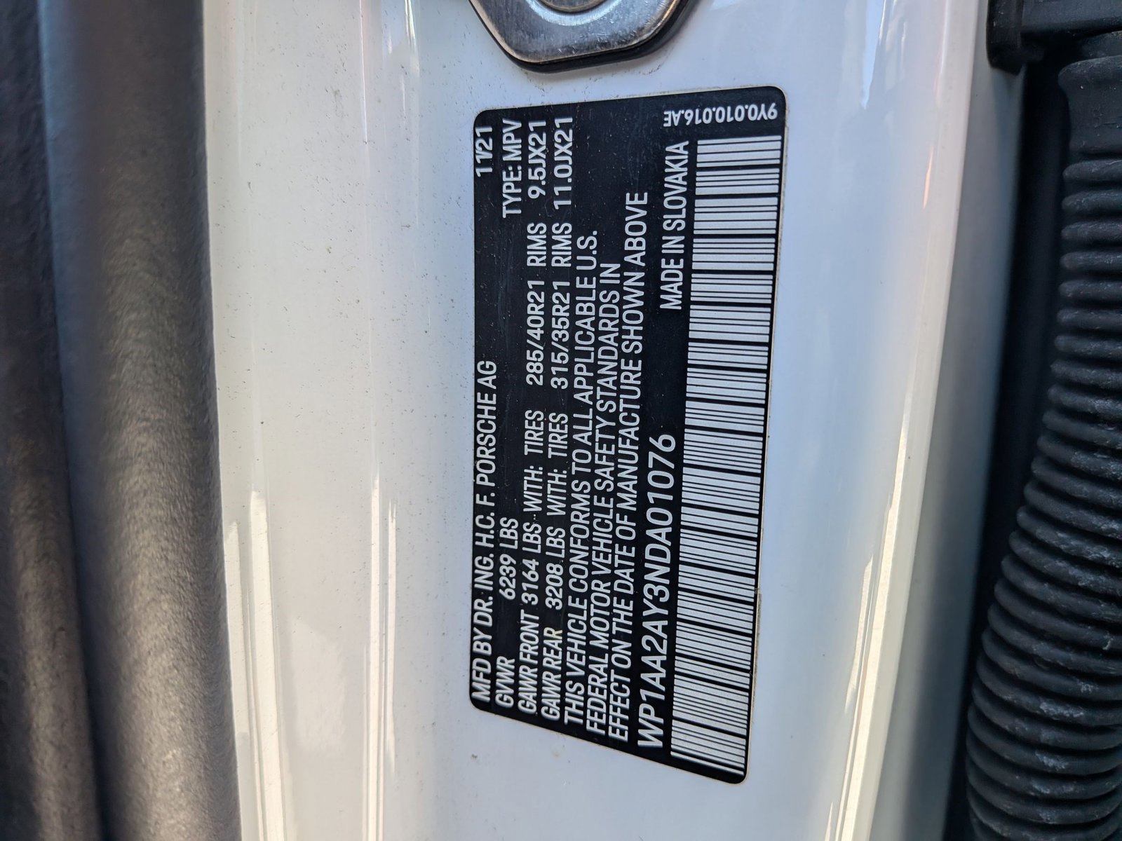 Used 2022 Porsche Cayenne image 28