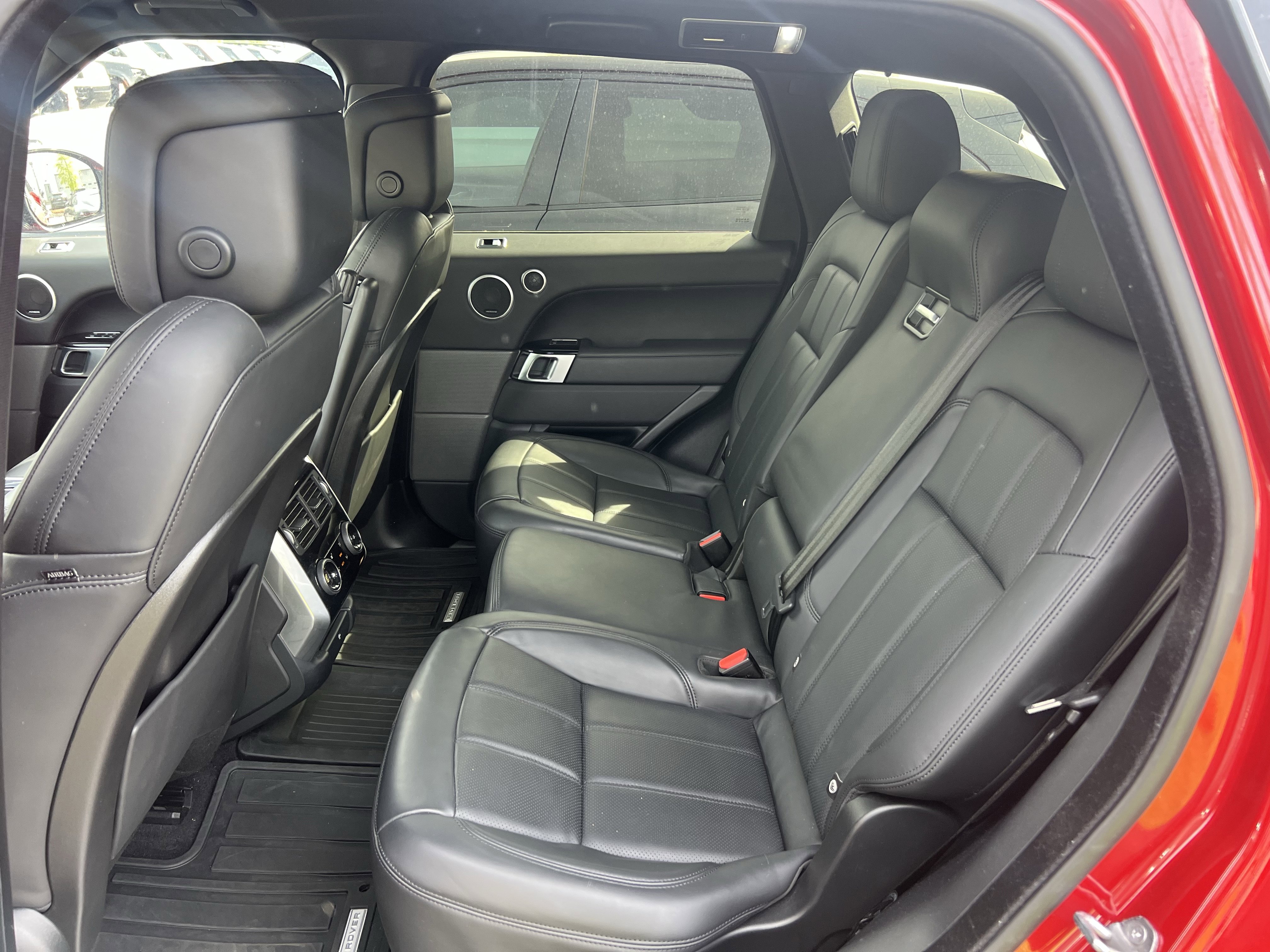 Certified 2022 Land Rover Range Rover Sport HSE Silver Edition image 30