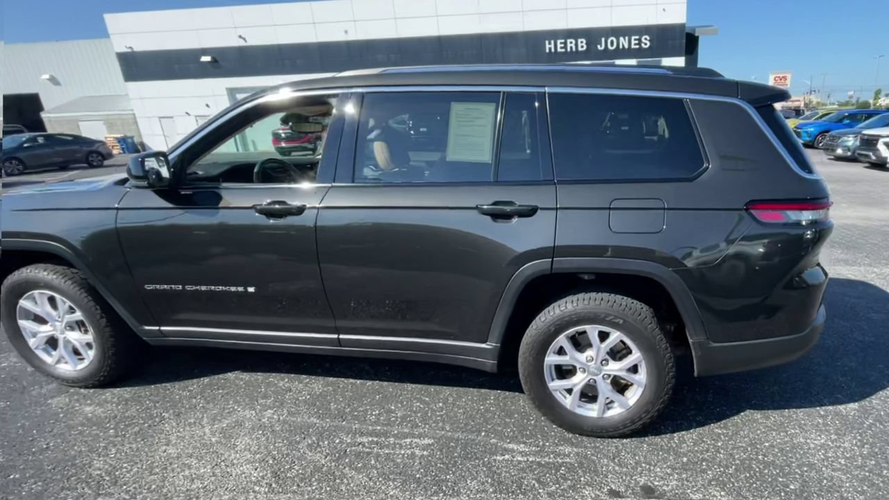 Used 2022 Jeep Grand Cherokee L Limited AWD/4WD image 7