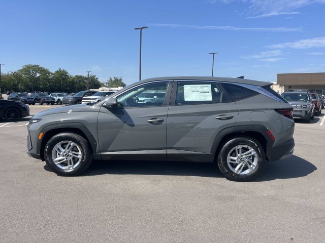 New 2026 Hyundai Tucson SE w/ Tow & Go Package FWD image 2