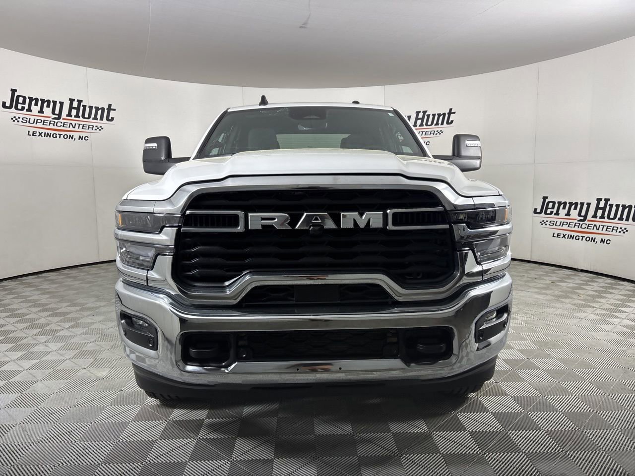 Used 2025 RAM 2500 Big Horn AWD/4WD image 2