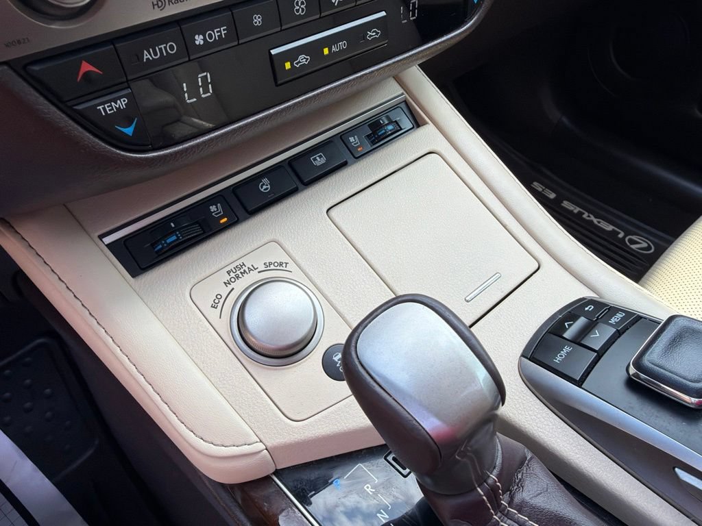 Used 2018 Lexus ES 350 w/ Ultra Luxury Package FWD image 33
