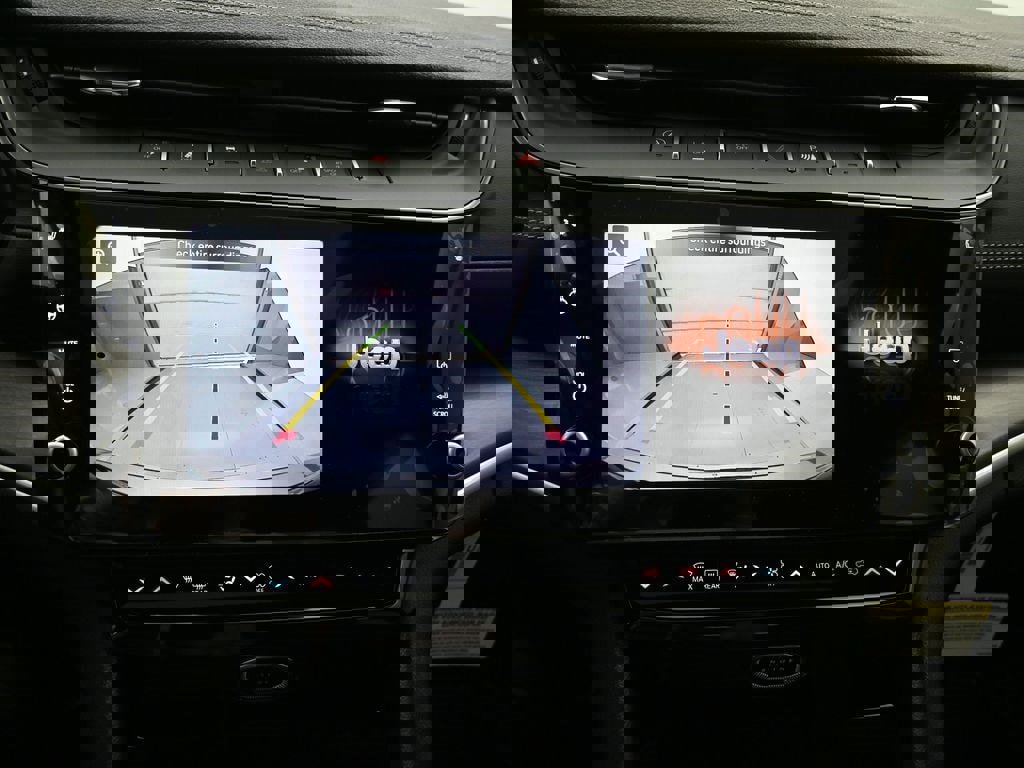 New 2026 Jeep Grand Cherokee Altitude image 18