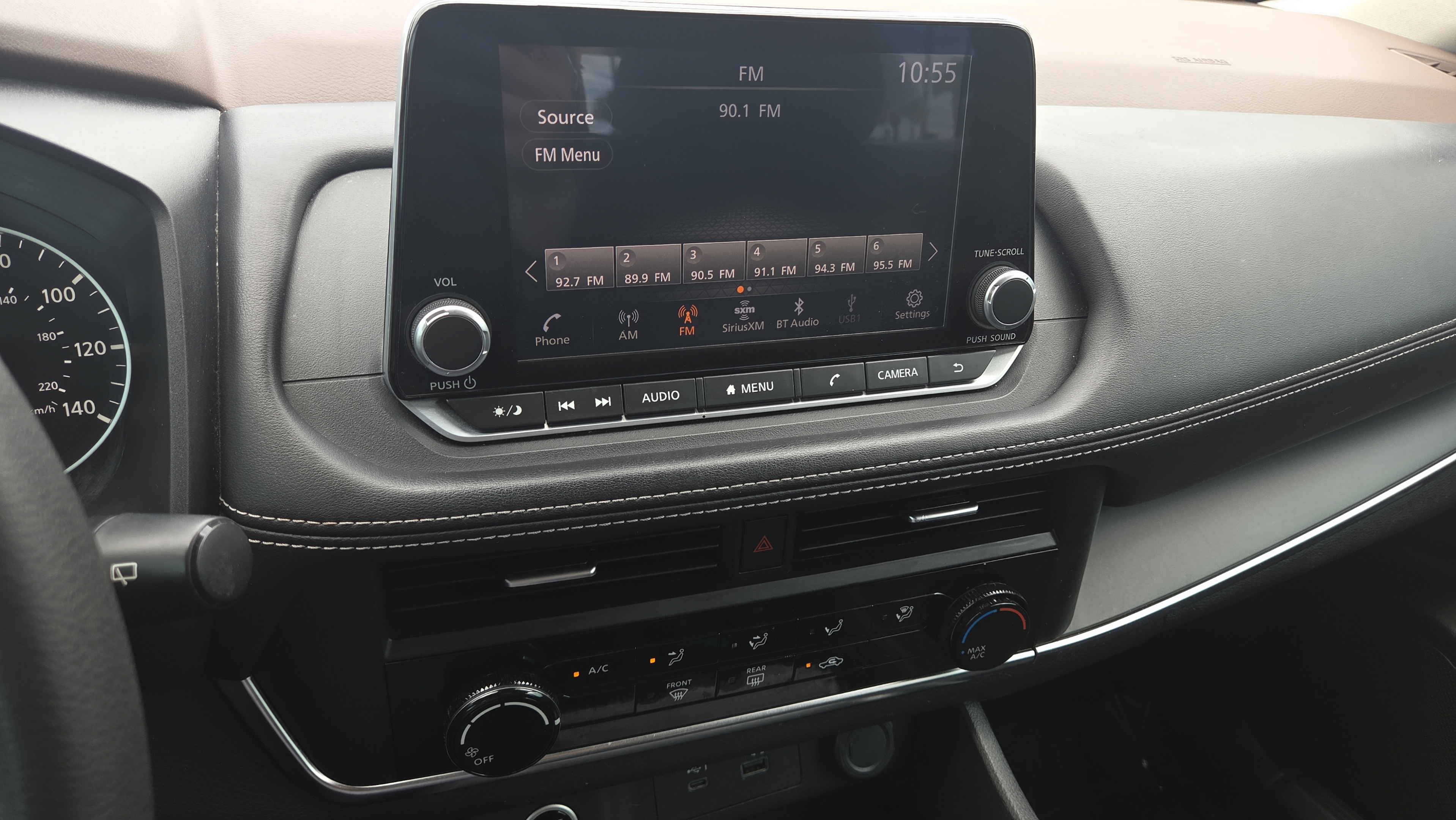 Used 2023 Nissan Rogue S AWD/4WD image 26