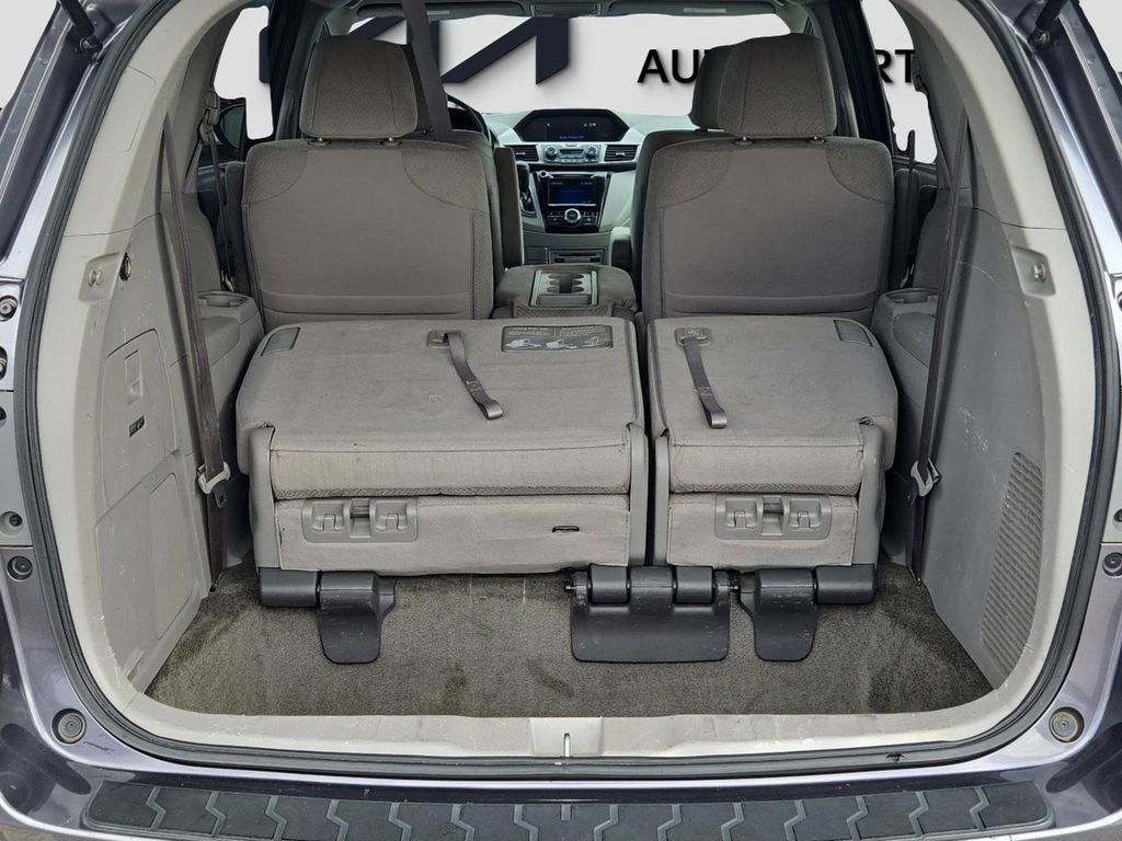 Used 2016 Honda Odyssey SE image 11