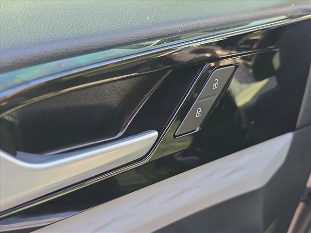 Used 2022 Volkswagen Taos S FWD image 8