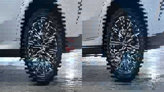 Used 2026 BMW X6 xDrive40i image 12