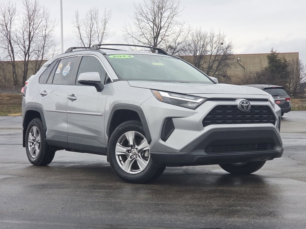 Used 2022 Toyota RAV4 XLE image 2