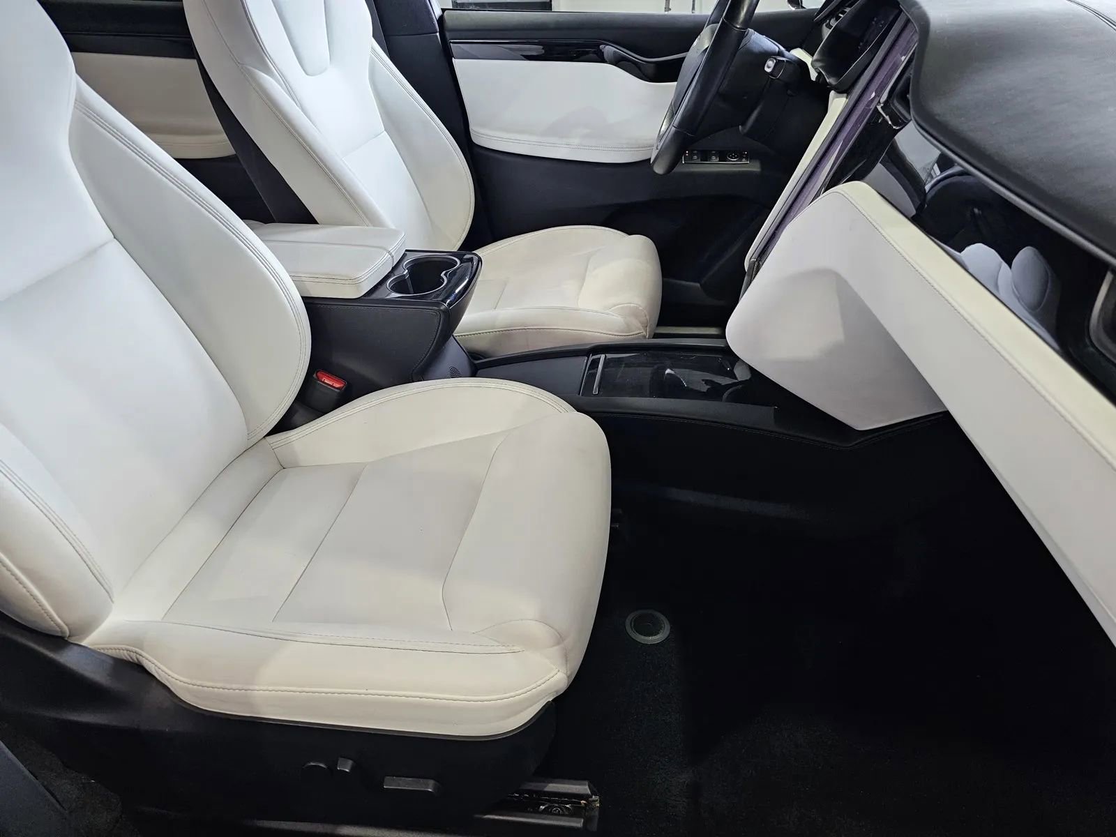 Used 2020 Tesla Model X Long Range AWD/4WD image 7