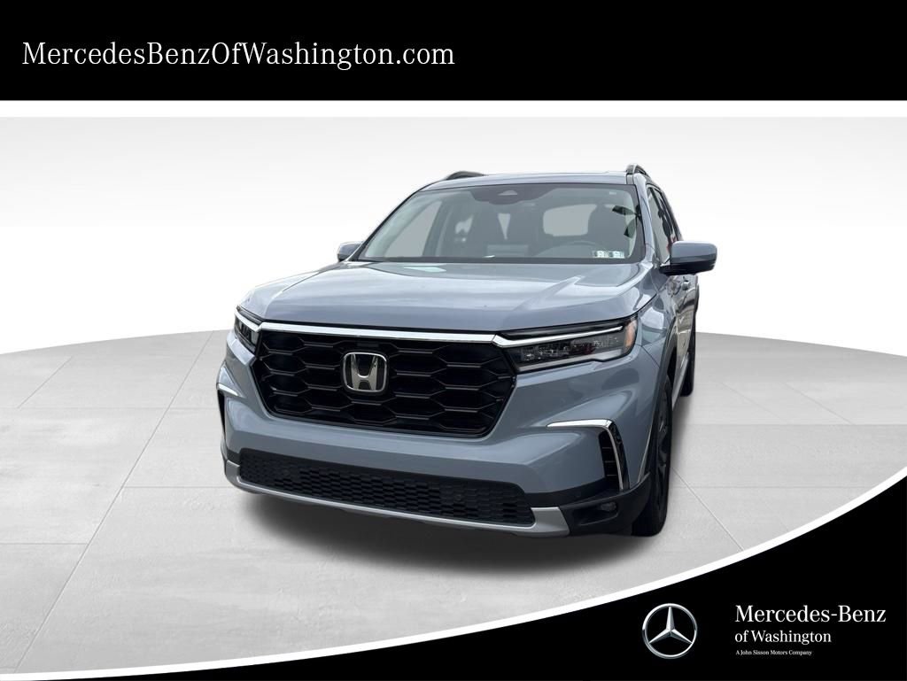 Used 2023 Honda Pilot Touring image 1