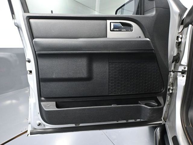 Used 2017 Ford Expedition XLT image 17
