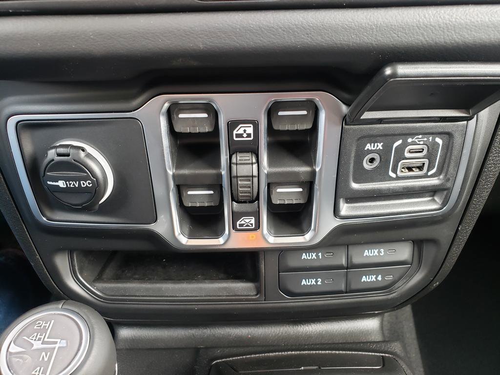 New 2026 Jeep Gladiator Sport AWD/4WD image 17
