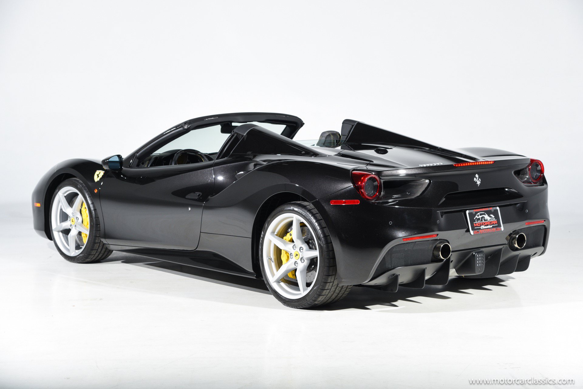 Used 2016 Ferrari 488 Spider RWD image 6