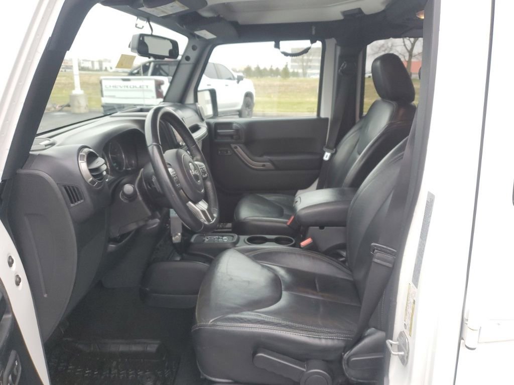 Used 2018 Jeep Wrangler Unlimited Sahara image 12