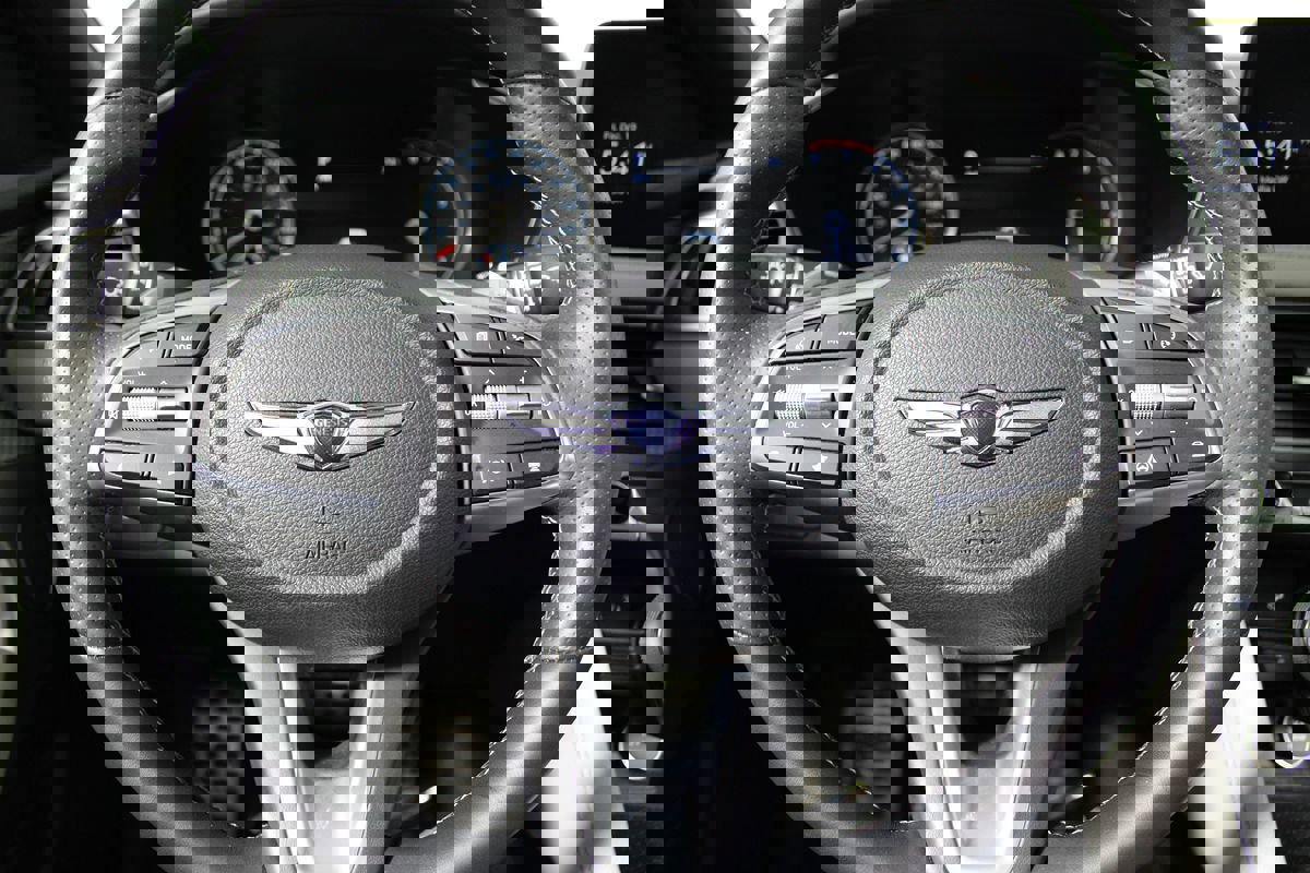 Used 2023 Genesis G70 2.0T w/ Sport Prestige Package image 15