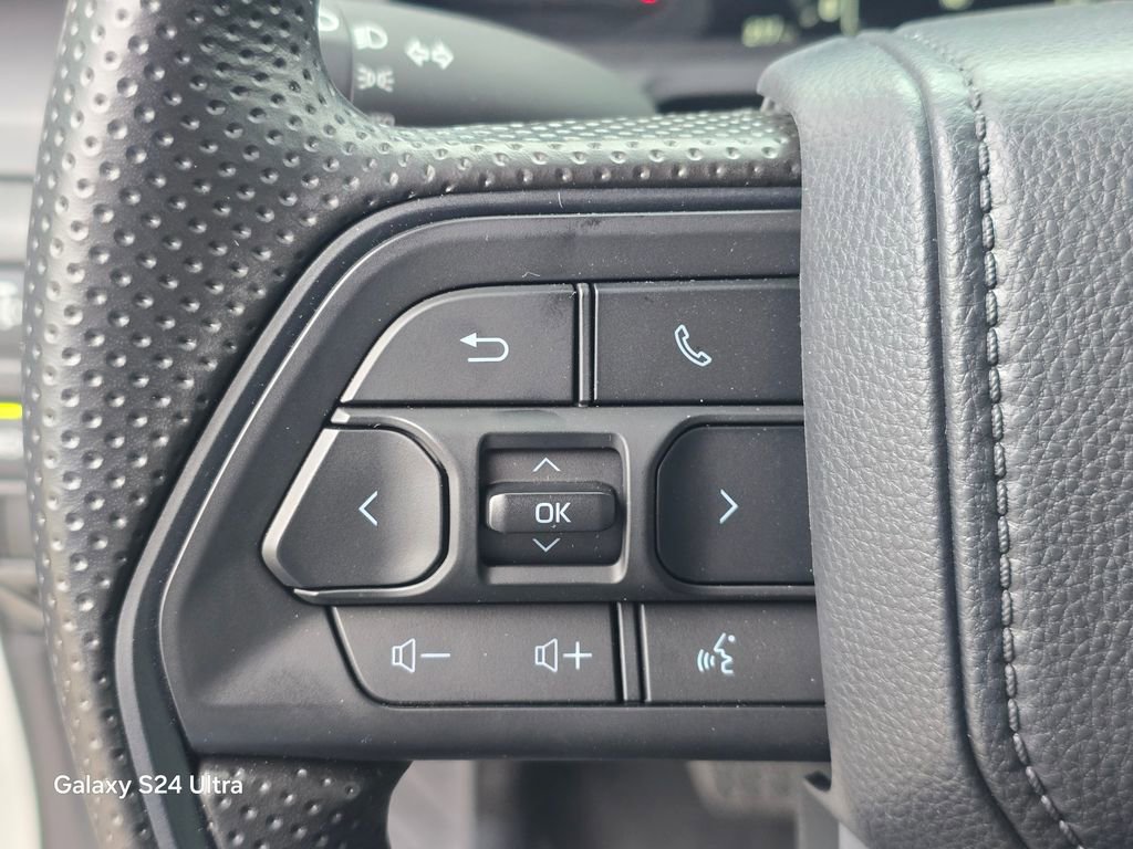 Used 2025 Toyota Tacoma SR image 22