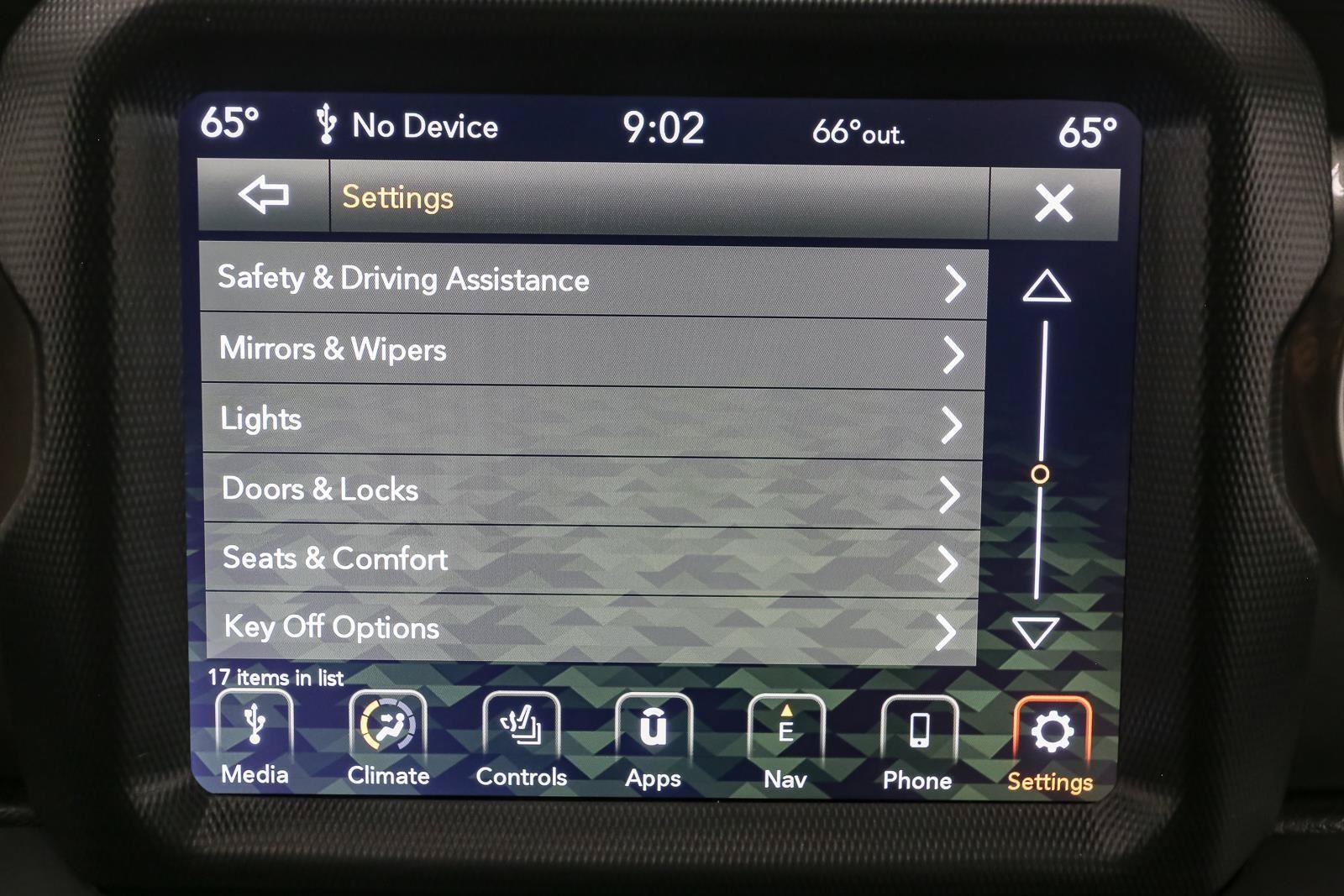 Used 2022 Jeep Wrangler Unlimited Sahara w/ LED Lighting Group AWD/4WD image 33