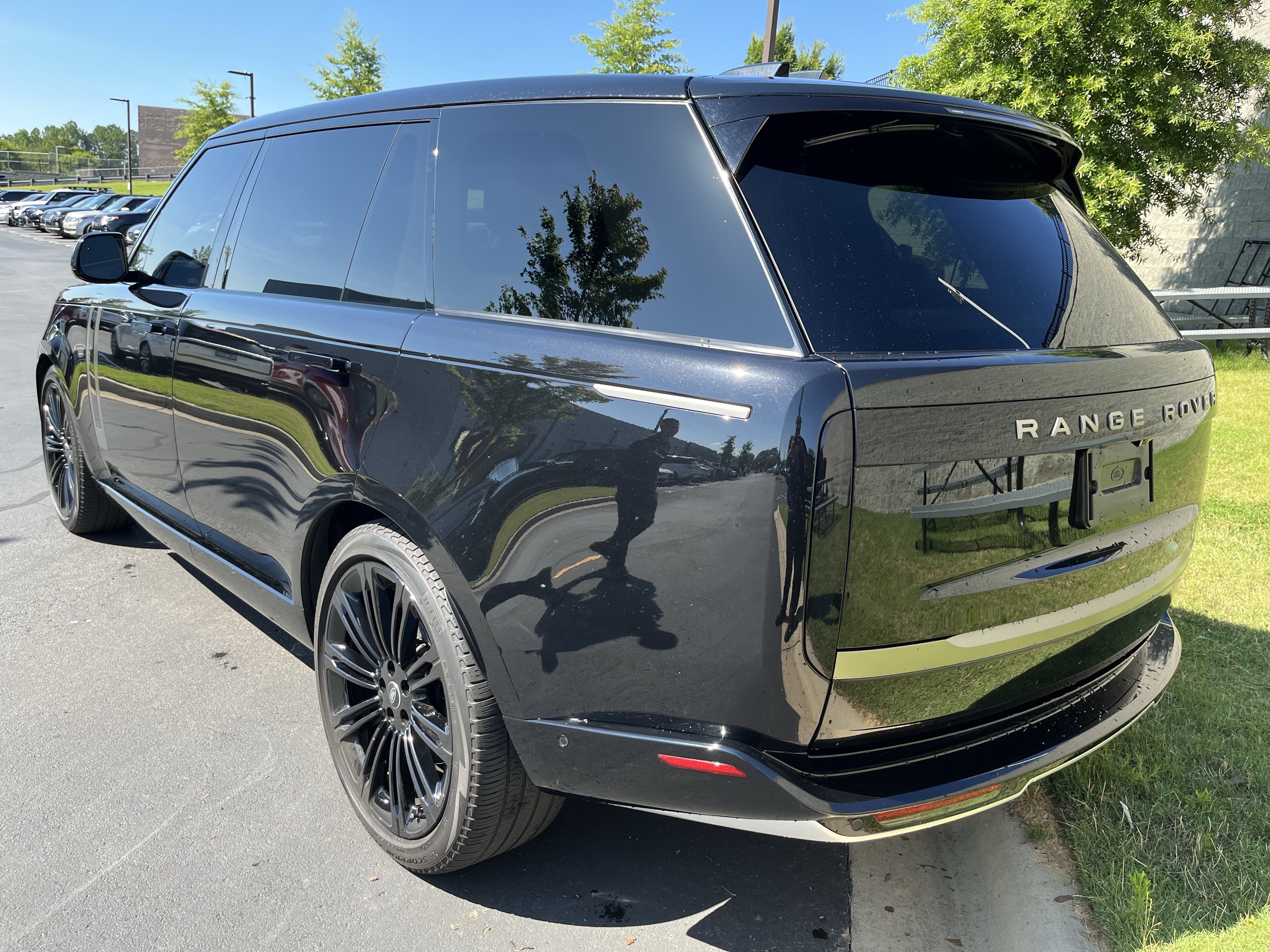 Certified 2024 Land Rover Range Rover Long Wheelbase SE AWD/4WD image 5