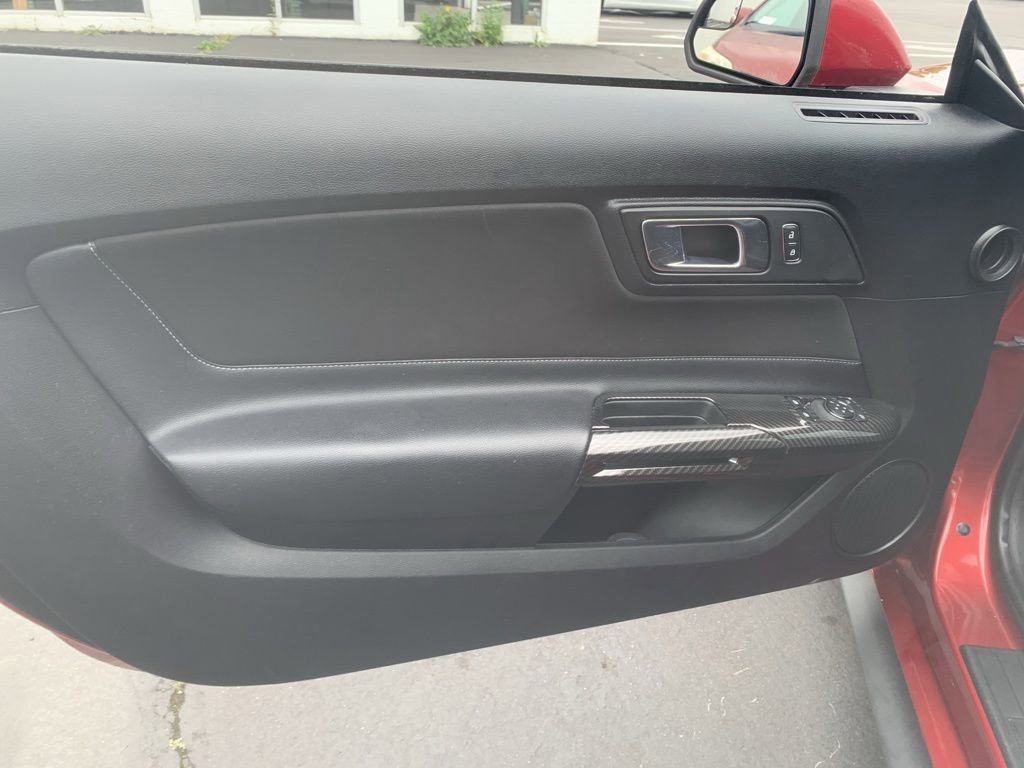 Used 2018 Ford Mustang Coupe RWD image 8