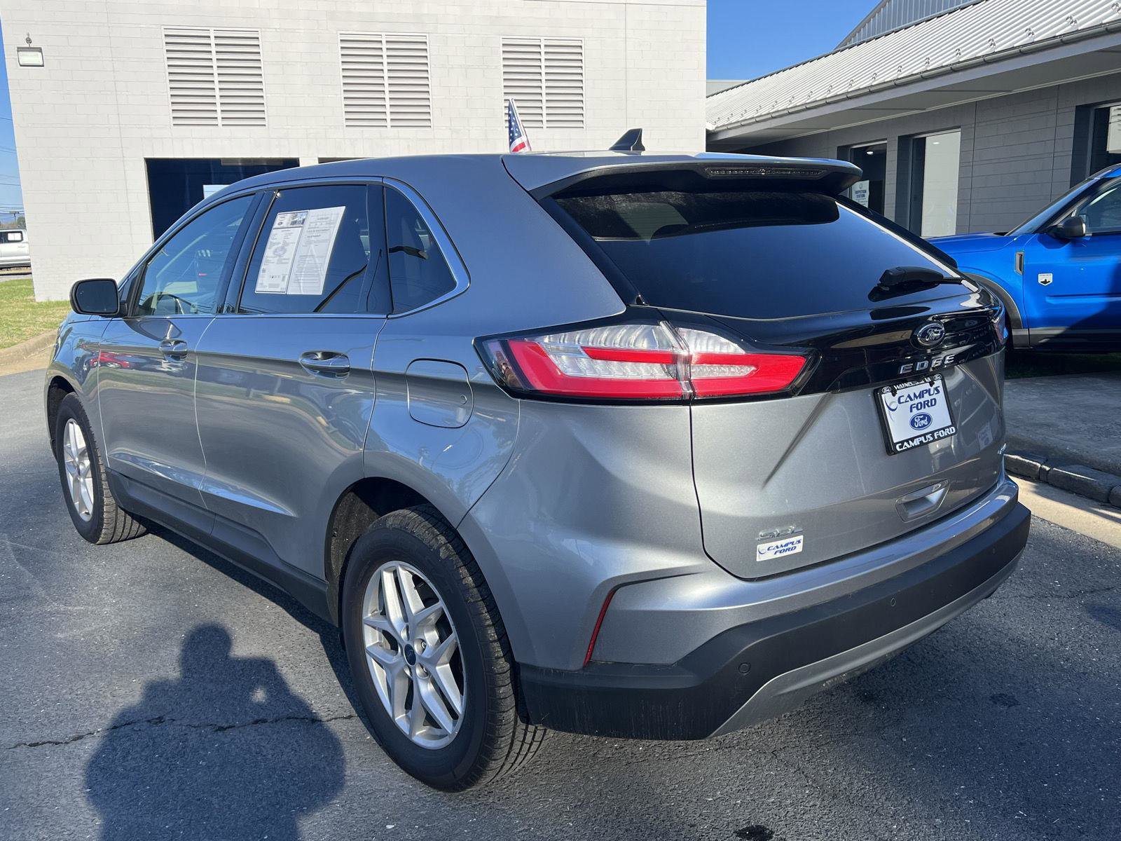 Certified 2022 Ford Edge SEL w/ Convenience Package image 3