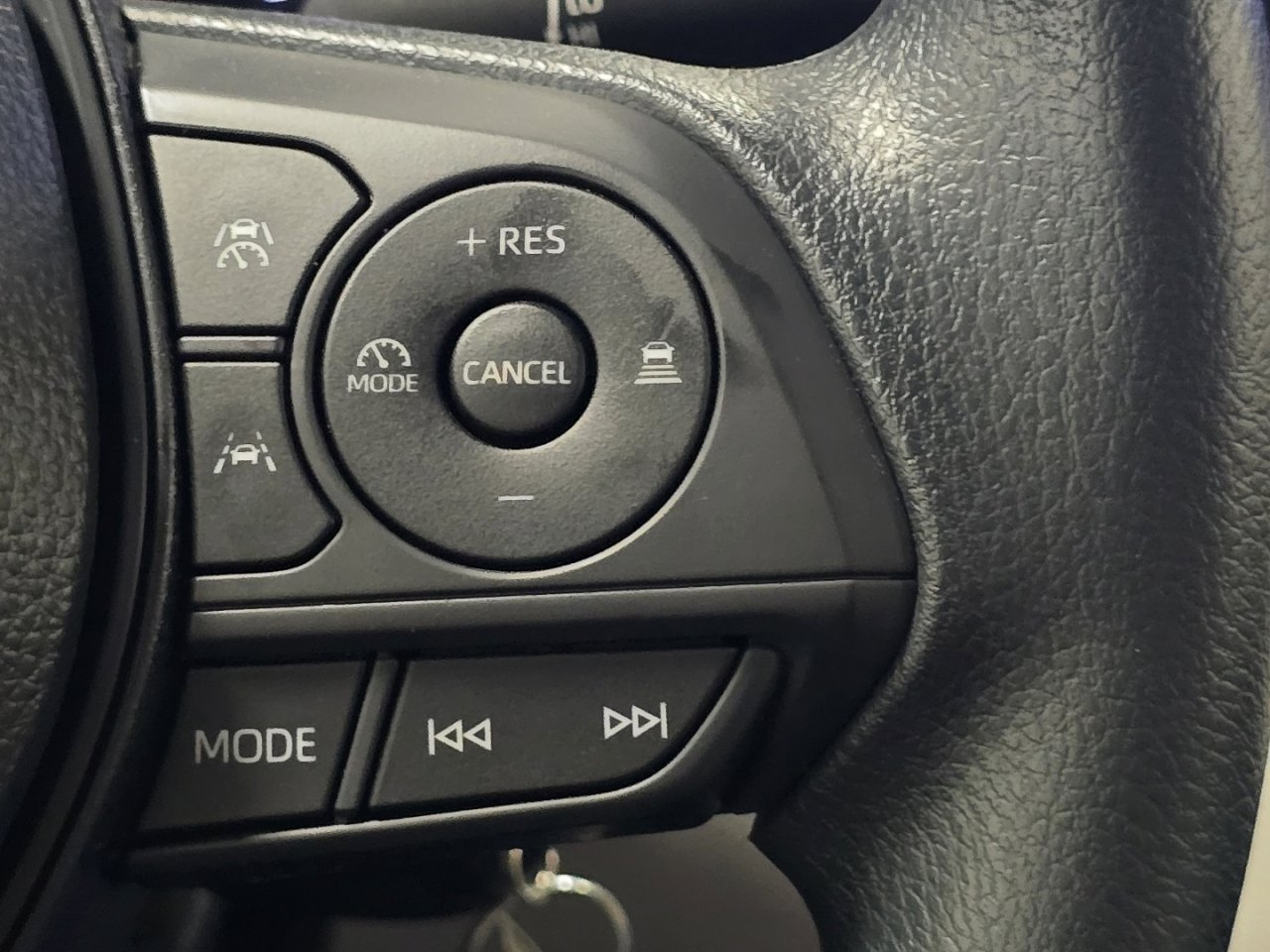 New 2026 Toyota Corolla Cross L image 28