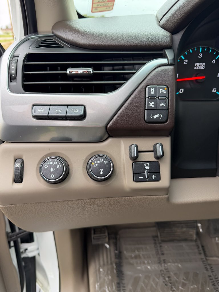 Used 2019 Chevrolet Tahoe Premier AWD/4WD image 10