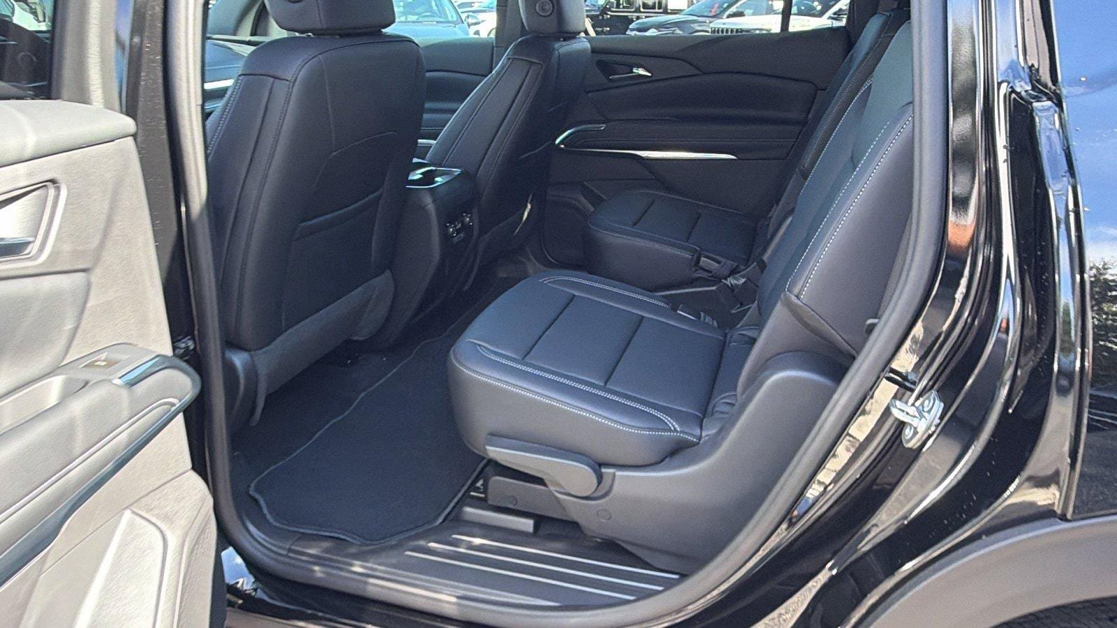 New 2027 Chevrolet Traverse LT w/ Sun and Wheel Package FWD image 20