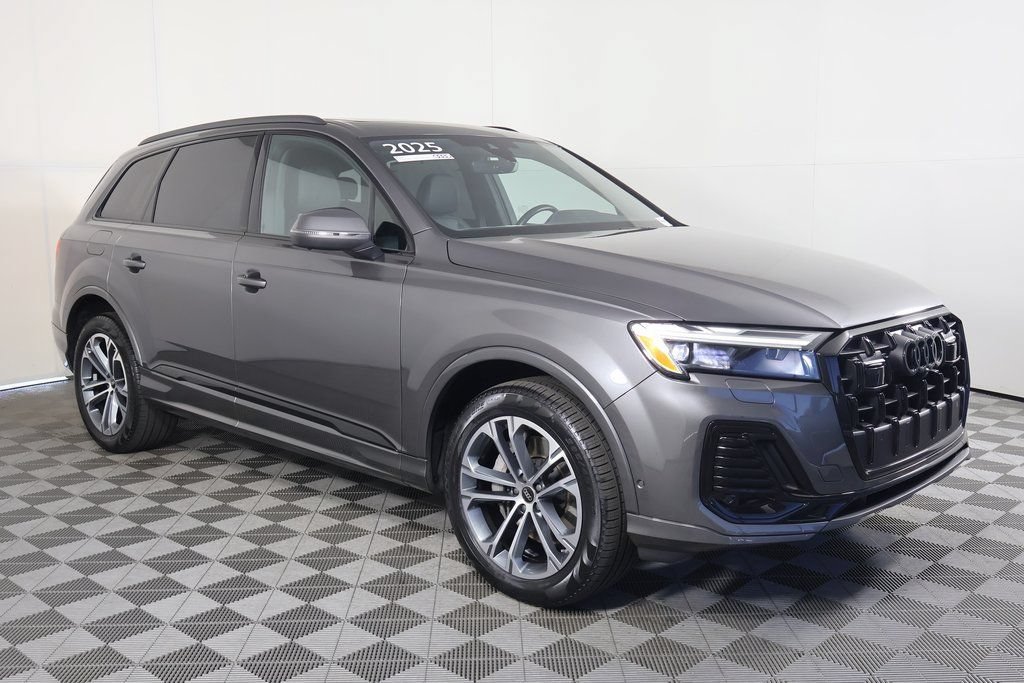 Used 2025 Audi Q7 2.0T Premium Plus w/ Premium Plus Package AWD/4WD image 3