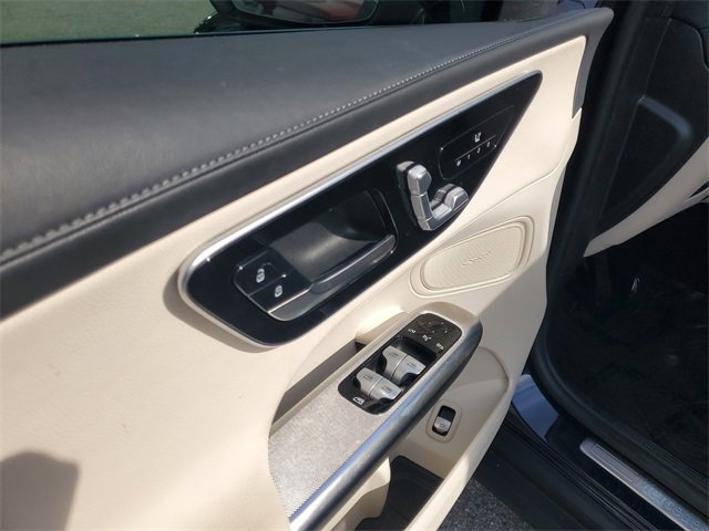 Used 2024 Mercedes-Benz GLC 300 4MATIC image 11