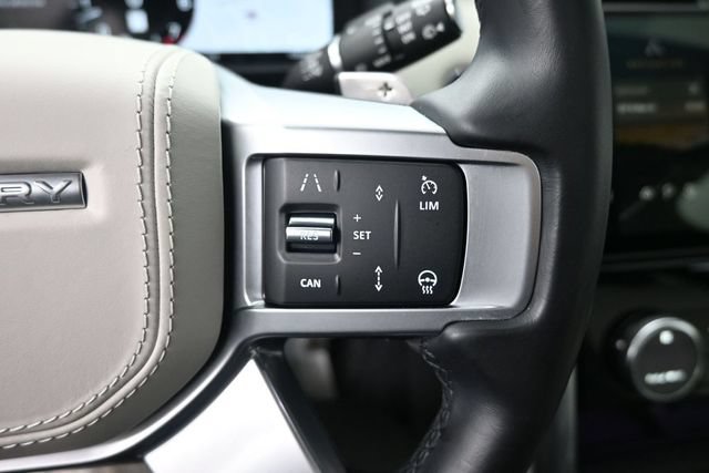 Used 2024 Land Rover Discovery Metropolitan Edition AWD/4WD image 19