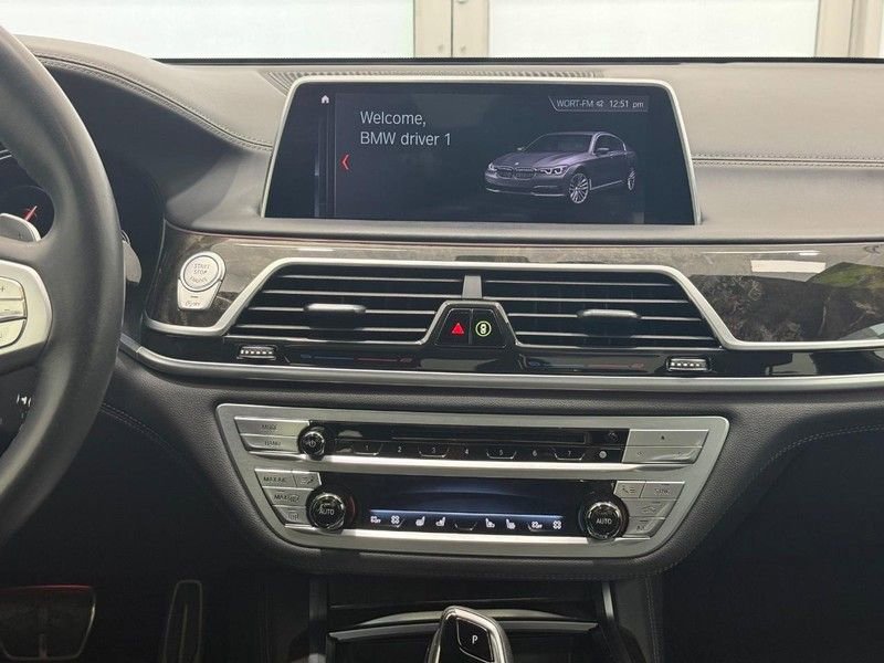 Used 2019 BMW 750i xDrive w/ Executive Package AWD/4WD image 9