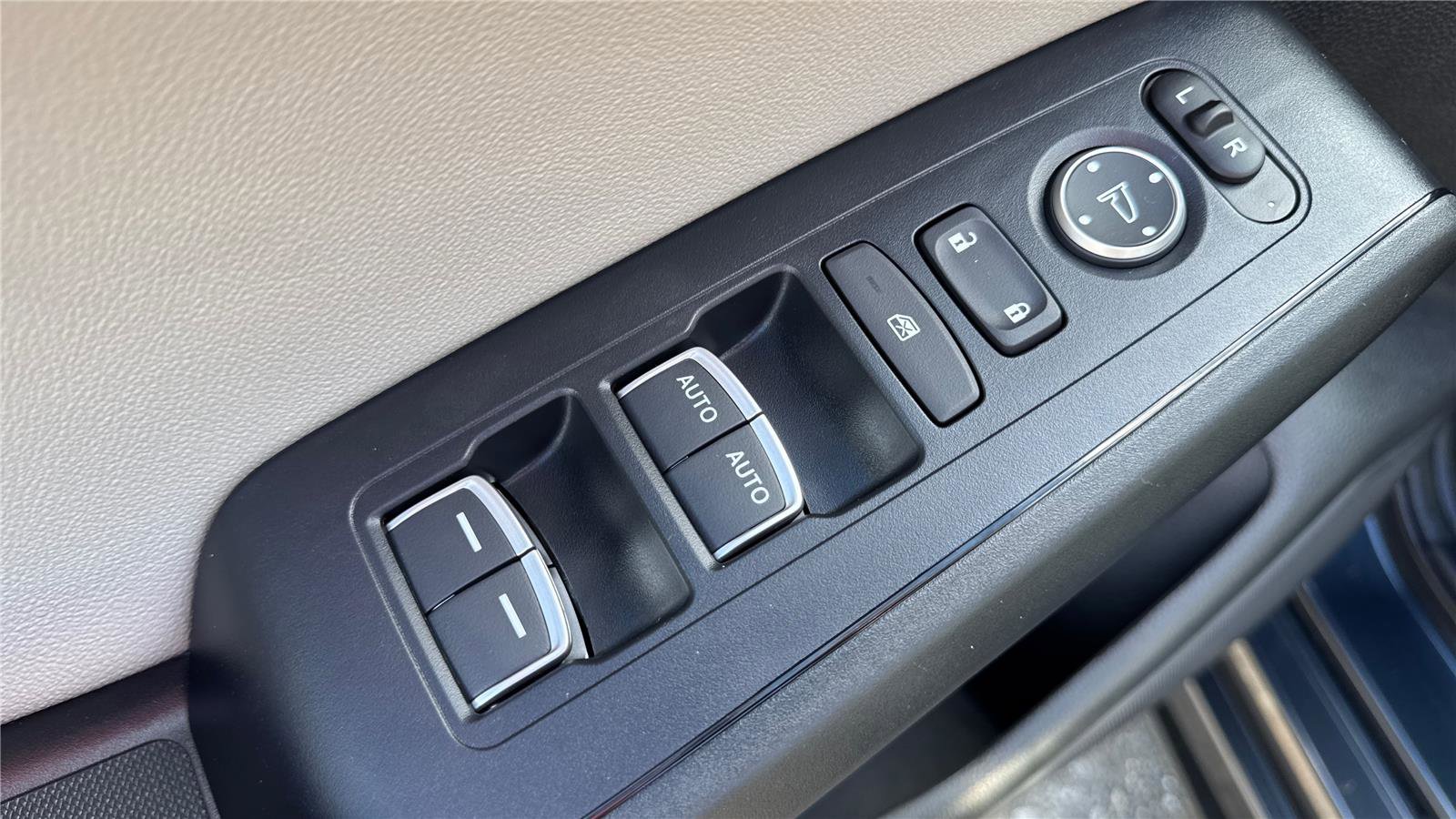 Used 2023 Honda Civic EX-L image 20