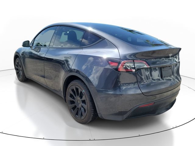 Used 2024 Tesla Model Y 2WD image 3