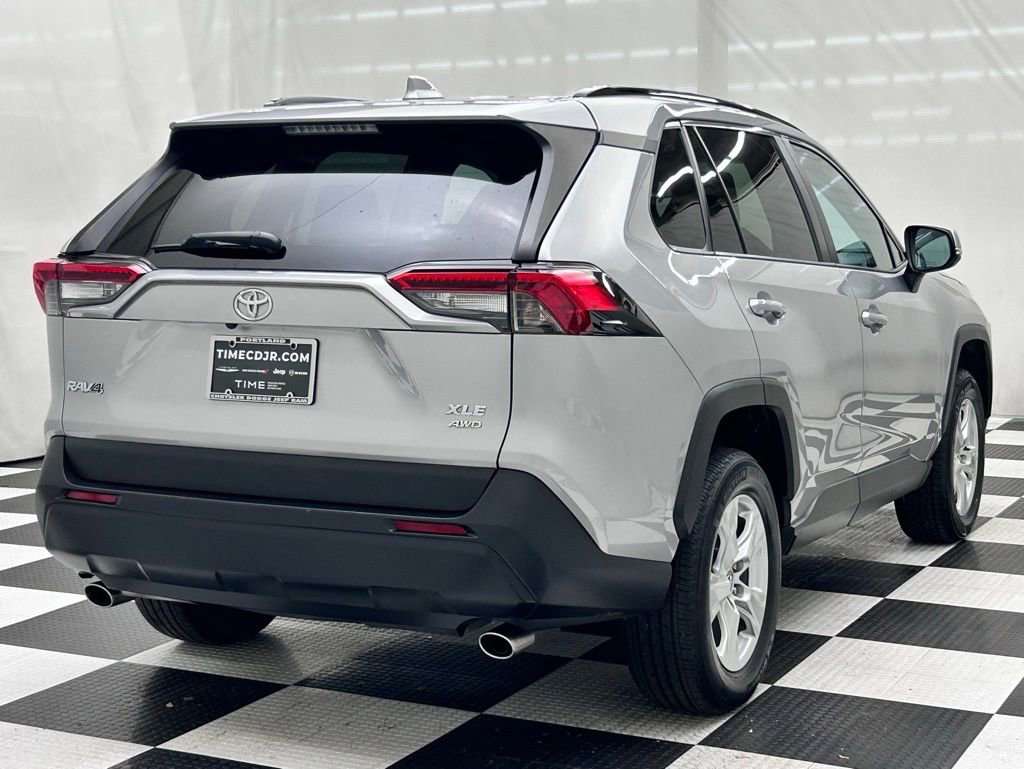 Used 2019 Toyota RAV4 XLE image 7