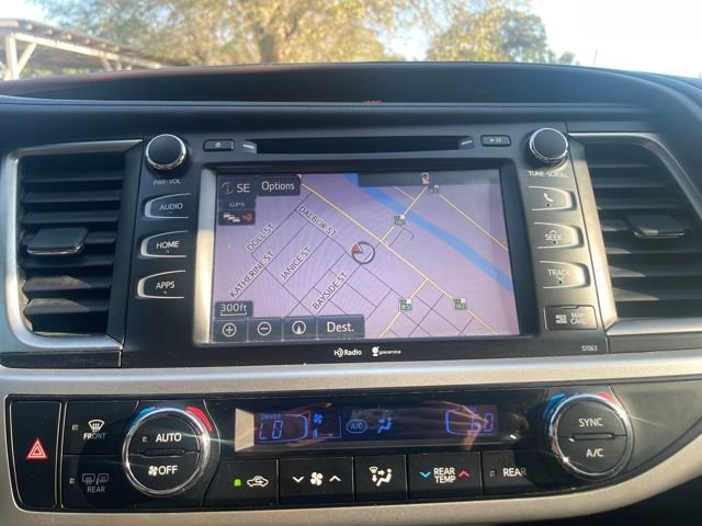 Used 2015 Toyota Highlander XLE image 19