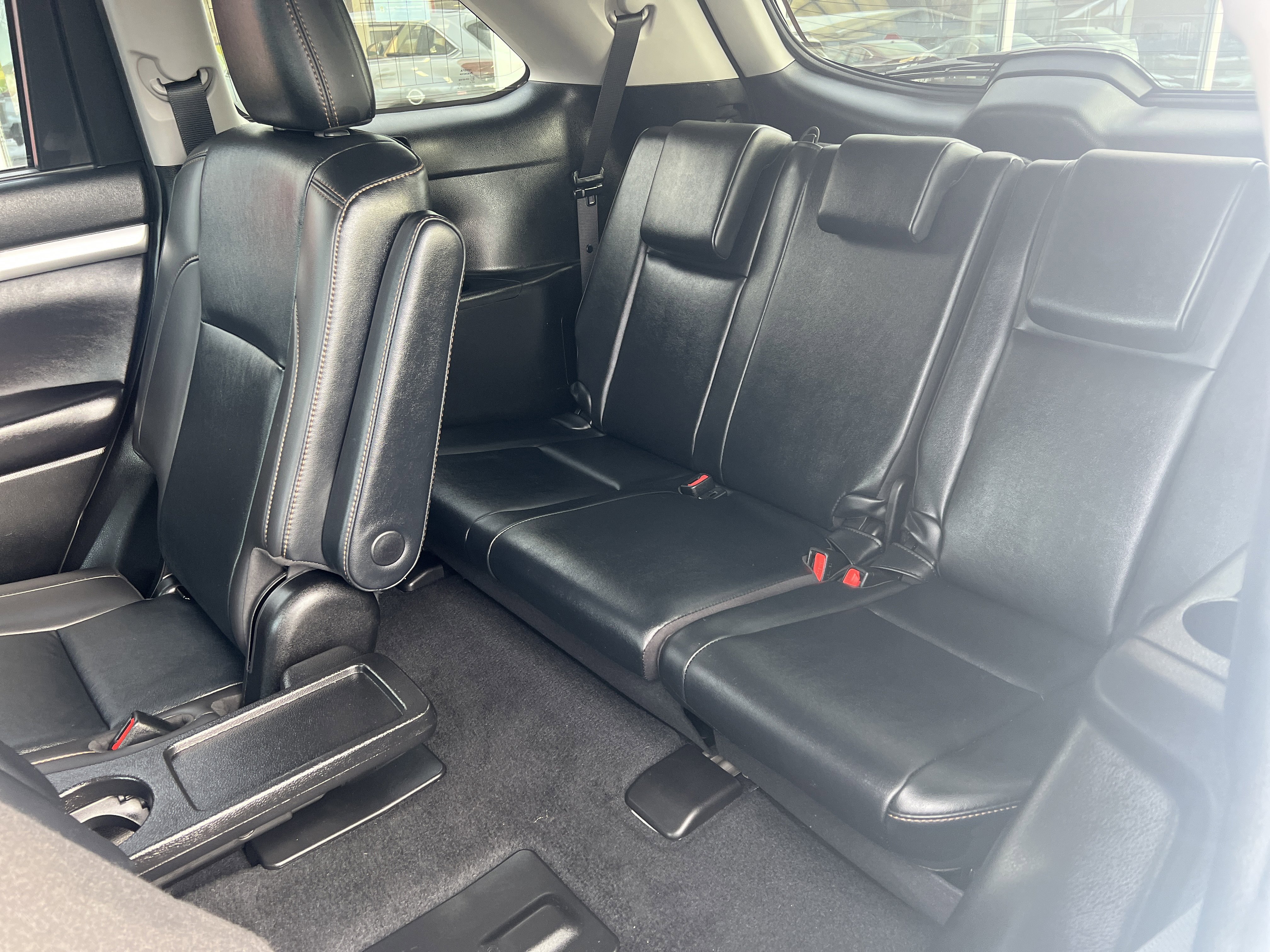 Used 2019 Toyota Highlander XLE image 8