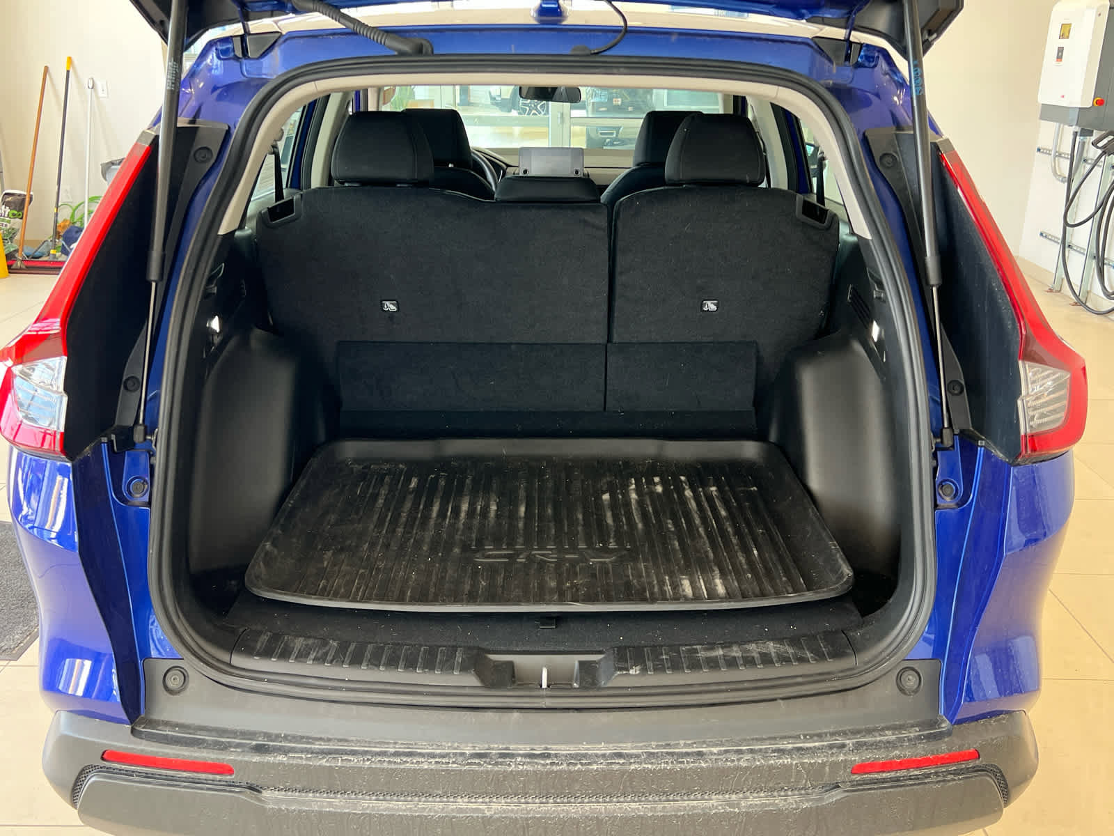 Used 2024 Honda CR-V LX image 10