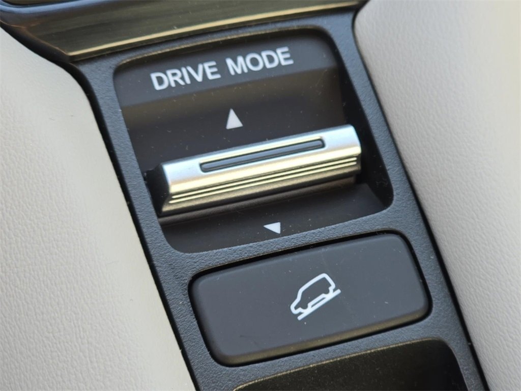 New 2026 Honda HR-V LX image 7