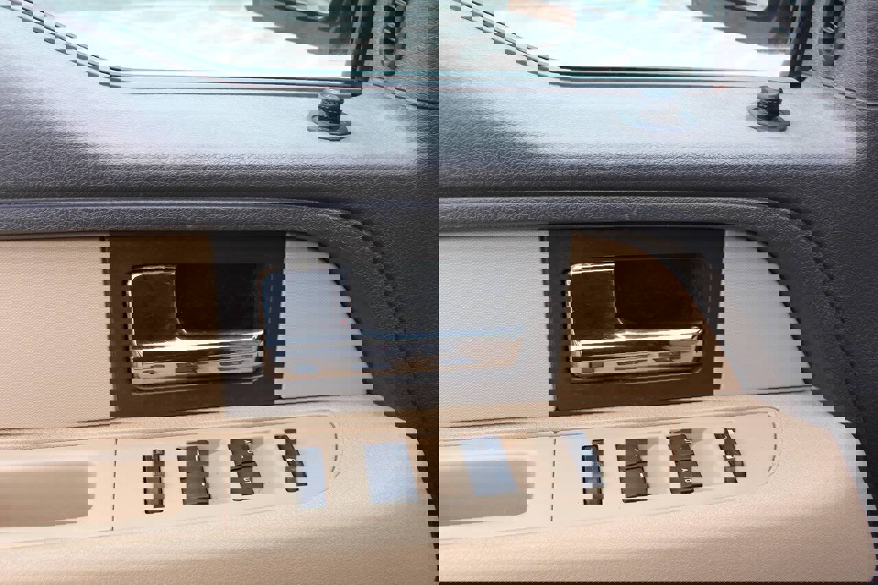 Used 2013 Ford F150 XLT w/ XLT Chrome Pkg image 11