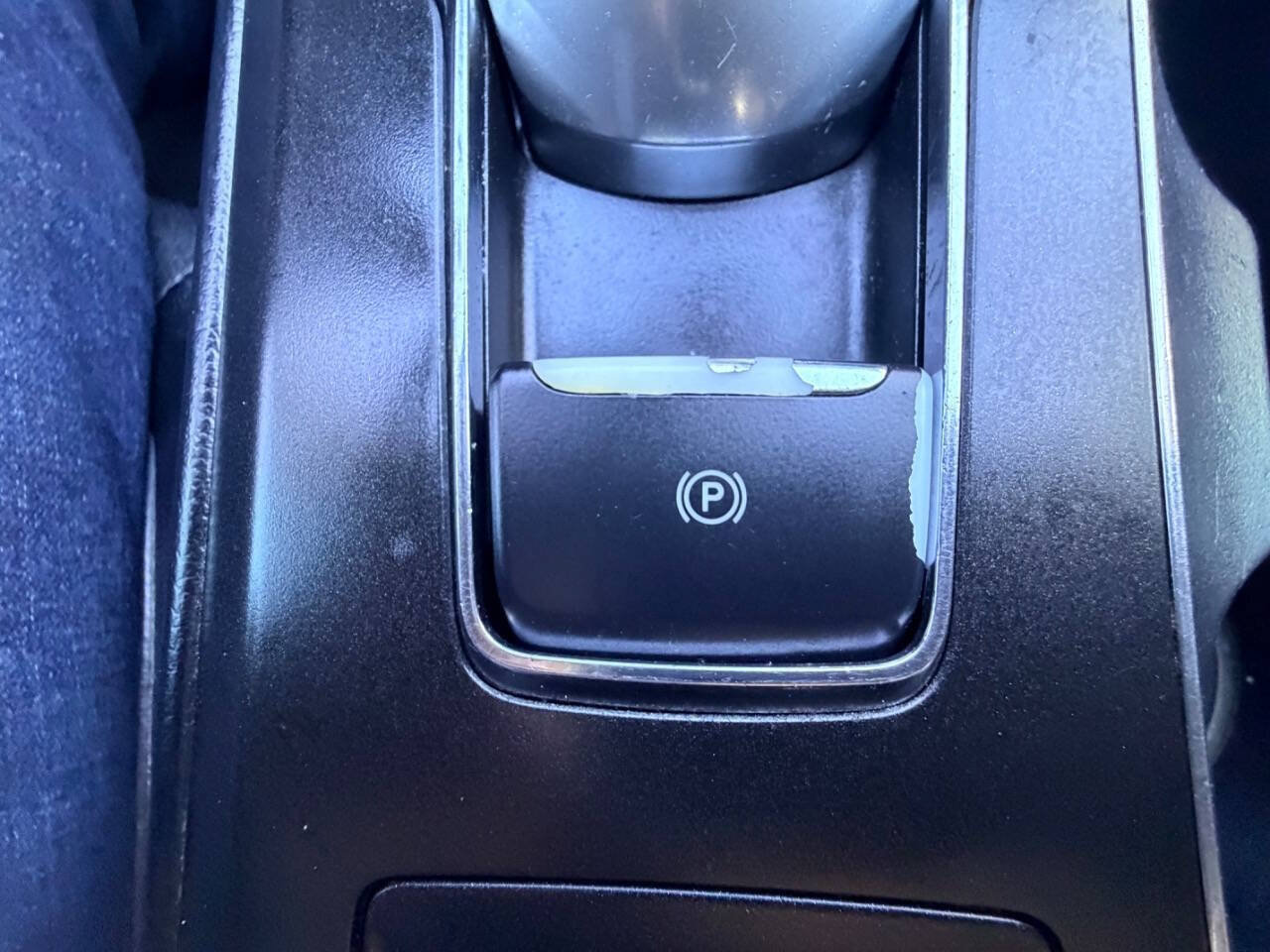 Used 2018 Ford Fusion Titanium FWD image 7