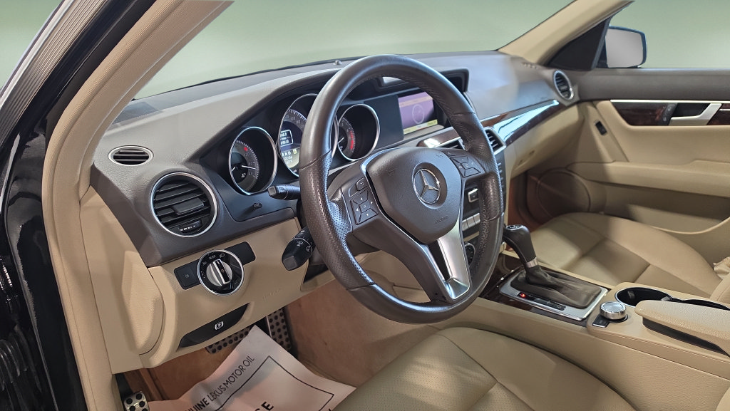 Used 2012 Mercedes-Benz C 300 4MATIC Sedan image 13