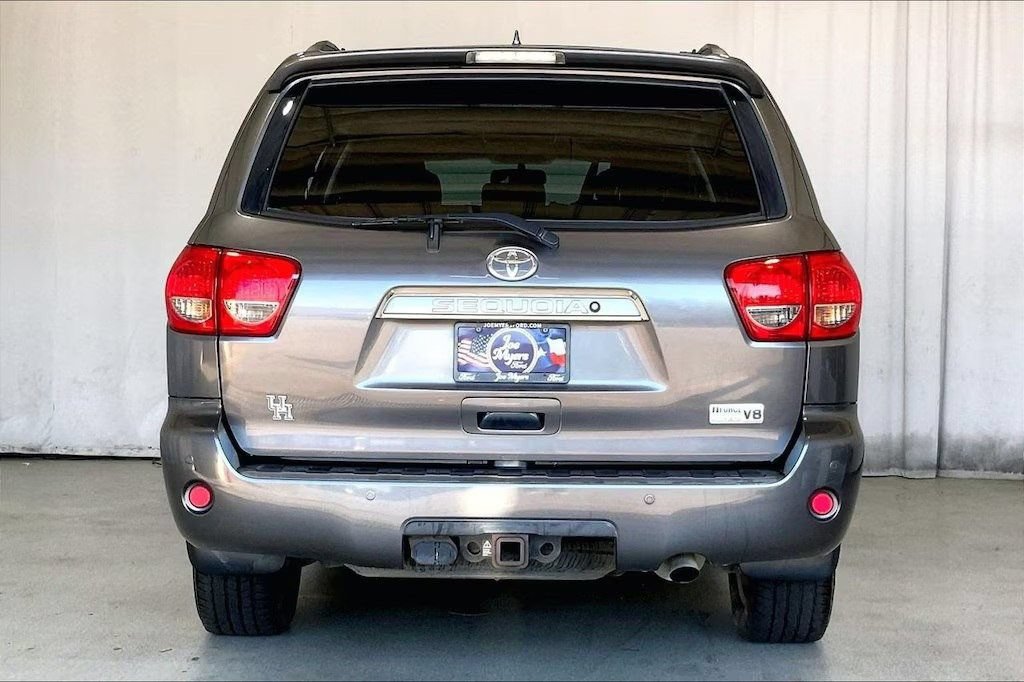 Used 2016 Toyota Sequoia Limited w/ Safety & Convenience Package RWD image 4