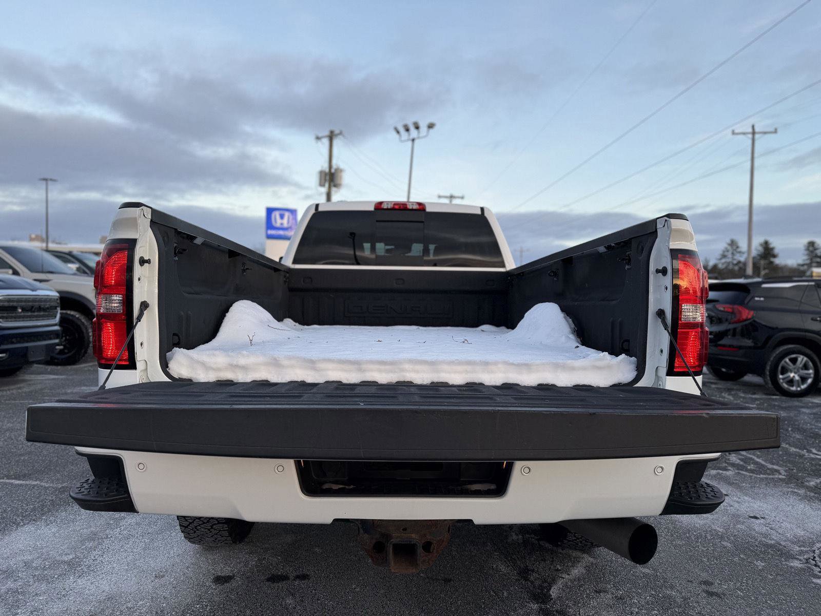 Used 2017 GMC Sierra 3500 Denali w/ Duramax Plus Package image 10