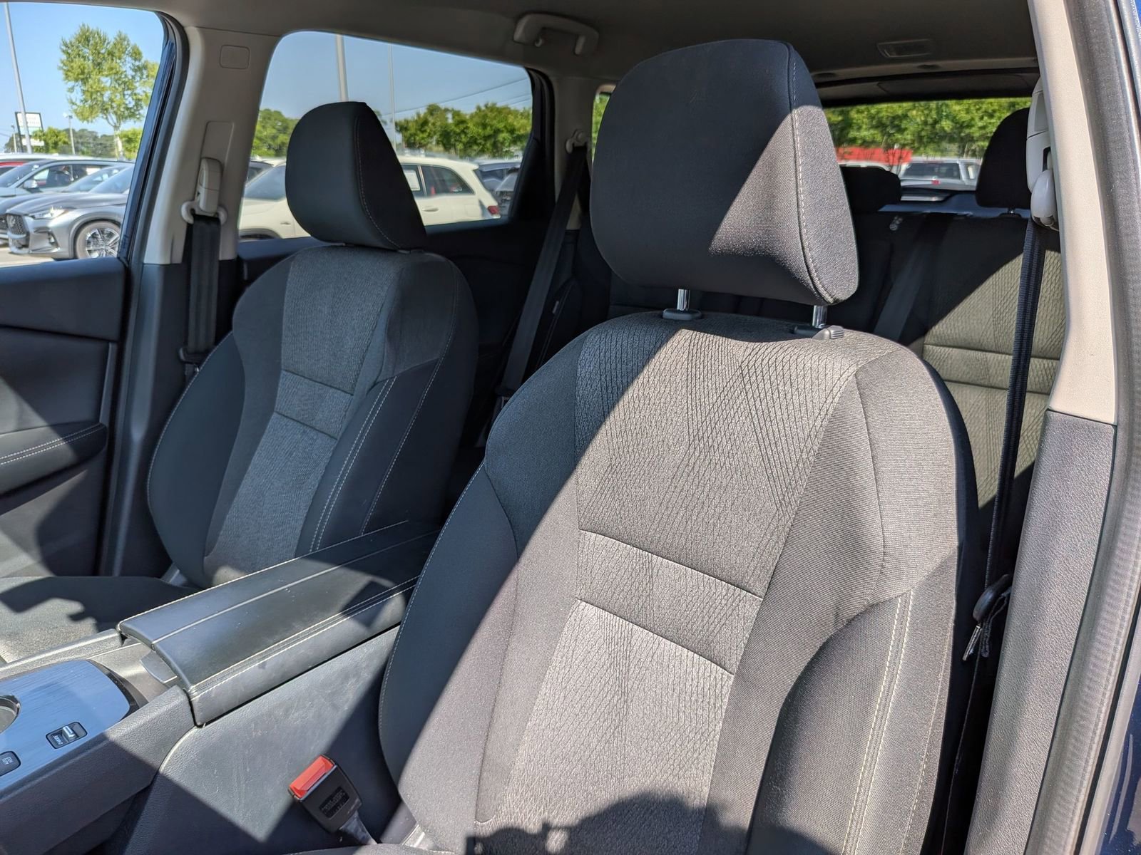 Used 2024 Nissan Rogue SV FWD image 15